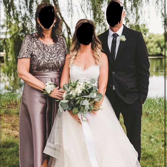 So comfy and pretty, even has pockets! Worn once. In like new condition. - Picture 3 of 4